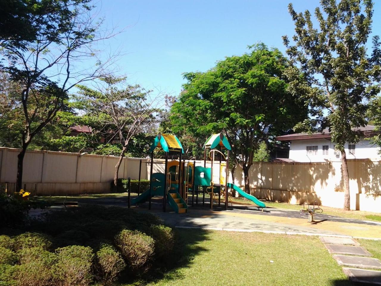 Cozy 2Br Staycation With Balcony Chateau Elysee For 4-6 Pax Paranaque City Экстерьер фото