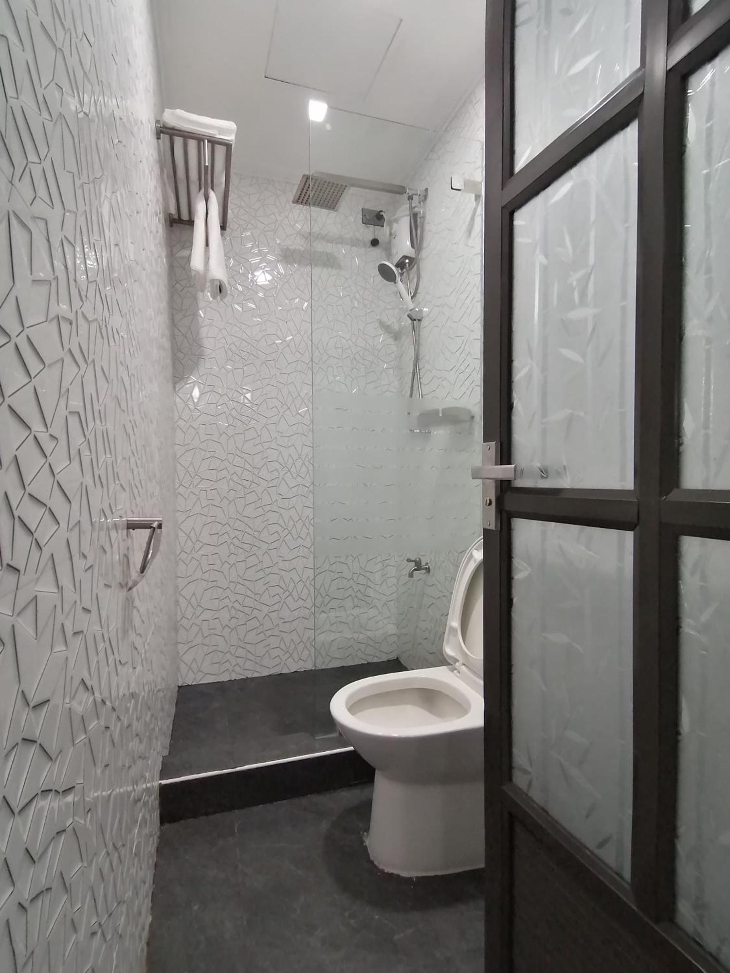 Cozy 2Br Staycation With Balcony Chateau Elysee For 4-6 Pax Paranaque City Экстерьер фото