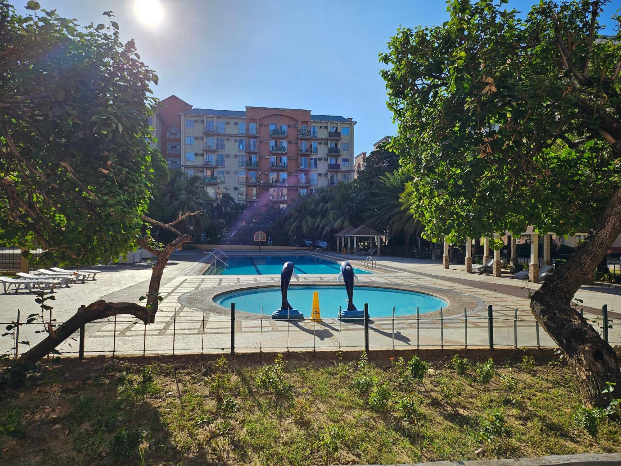 Cozy 2Br Staycation With Balcony Chateau Elysee For 4-6 Pax Paranaque City Экстерьер фото