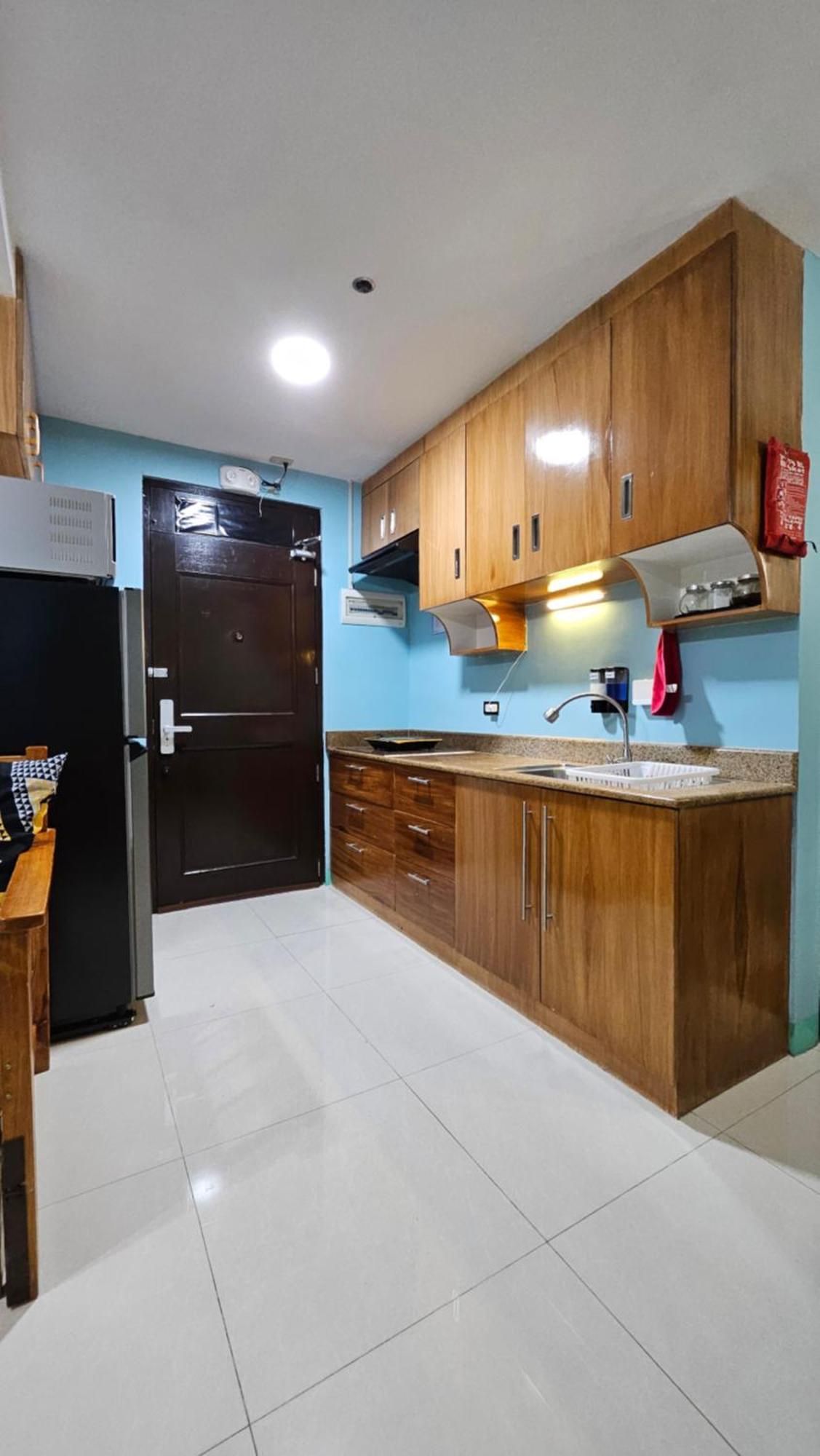 Cozy 2Br Staycation With Balcony Chateau Elysee For 4-6 Pax Paranaque City Экстерьер фото