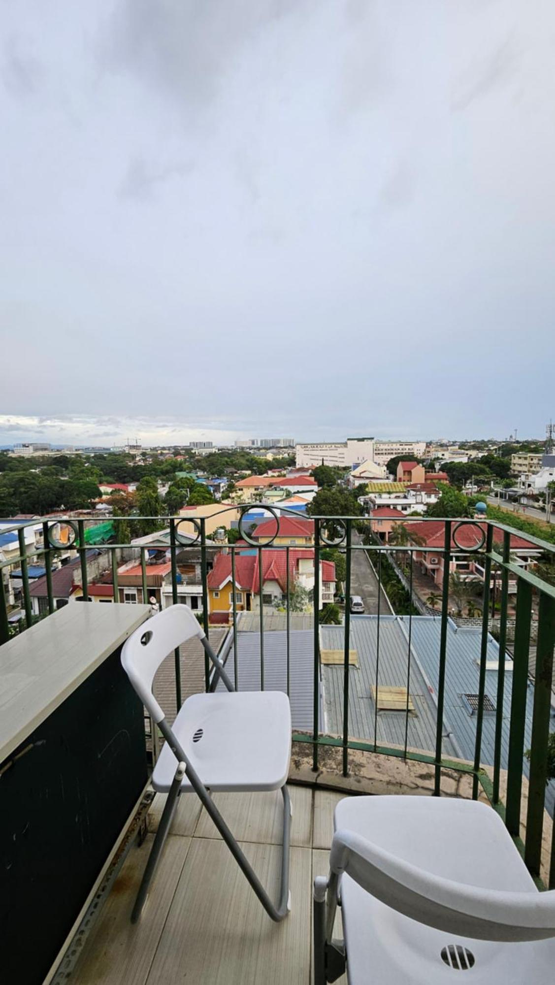 Cozy 2Br Staycation With Balcony Chateau Elysee For 4-6 Pax Paranaque City Экстерьер фото